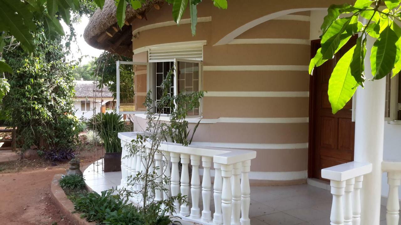 Brownstone Country Home Lira Εξωτερικό φωτογραφία