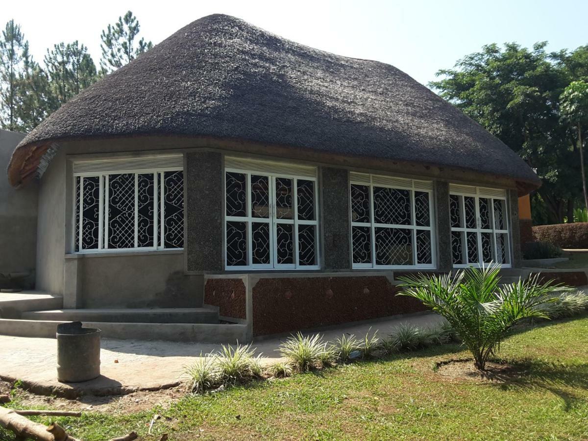 Brownstone Country Home Lira Εξωτερικό φωτογραφία