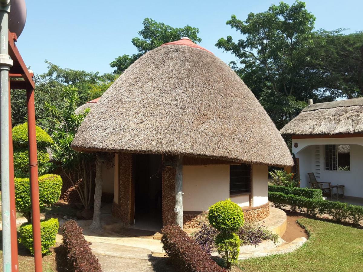 Brownstone Country Home Lira Εξωτερικό φωτογραφία